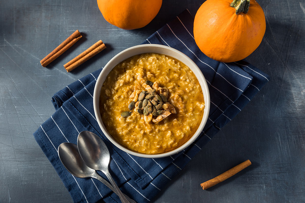 Pumpkin Spice Oatmeal con leche Tres Monjitas