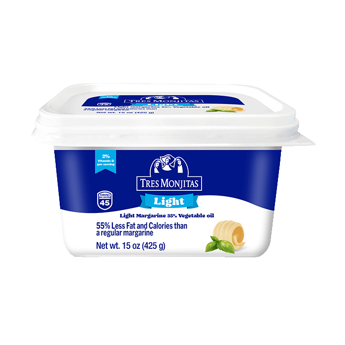 Marca TRES MONJITAS Nombre del producto Margarina Light 35% aceite vegetal Contenido Neto Peso Neto 15 oz (425 g) Leyendas, claims 55% menos grasa y calorías que una margarina regular Margarina Light: 45 Calorías, 5 g de grasa total por porción; Margarina regular: 100 Calorías, 11 g de grasa total por porción Light 2% de Vitamina D por porción Calorías por porción 45 Ingredientes INGREDIENTES: Agua, aceite de soya hidrogenado, cloruro de potasio, sal, emulsionantes (mono y diglicéridos de ácidos grasos, polirricinoleato de poliglicerol, lecitina de soja), suero de leche, saborizantes artificiales (mantequilla), conservante (sorbato de potasio), ácido cítrico, vitaminas (A, D3) , colorante artificial (betacaroteno). Contiene soya y leche. Instrucciones para conservación Mantener refrigerado Uso Previsto Usar para: Esparcir Identificación de lote y fecha de vencimiento Usar preferiblememente antes de: Fecha en el empaque.